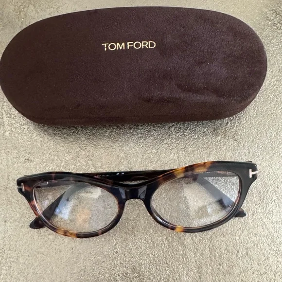 Tom Ford Brown Tortoiseshell Glasses with Case Tom Ford Brown Tortoiseshell Glasses with Case main image 3